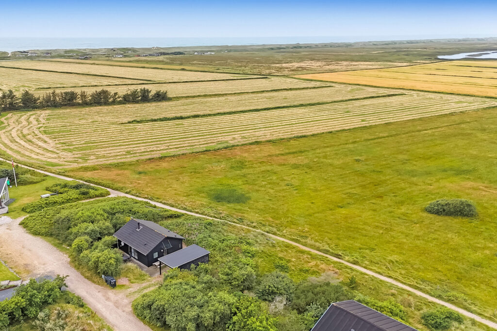Fritidshus med charme og moderne stil i Fjand, 6990 Ulfborg