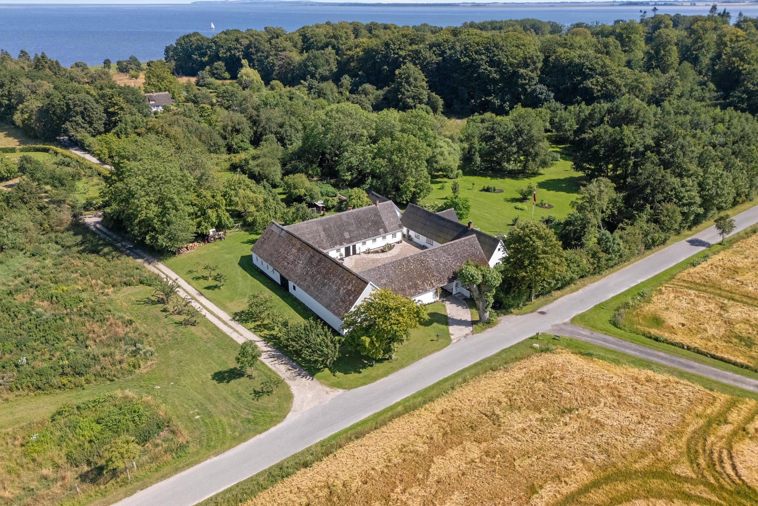 Charmerende landejendom, Bøged Strand, 4720 Præstø