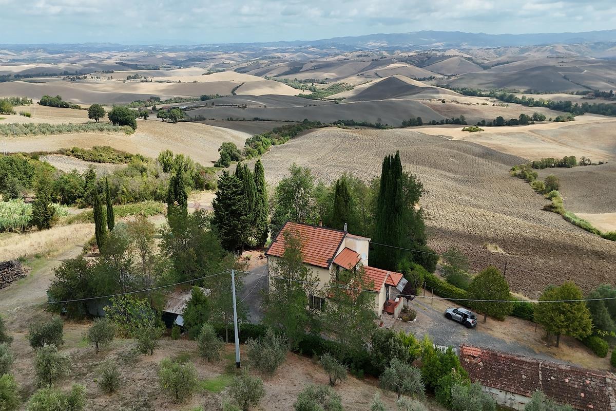 Toscansk landsted med panoramaudsigt