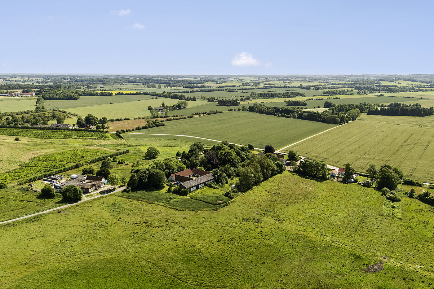 Landejendom, 2 HA og smukke omgivelser nær Jyderup