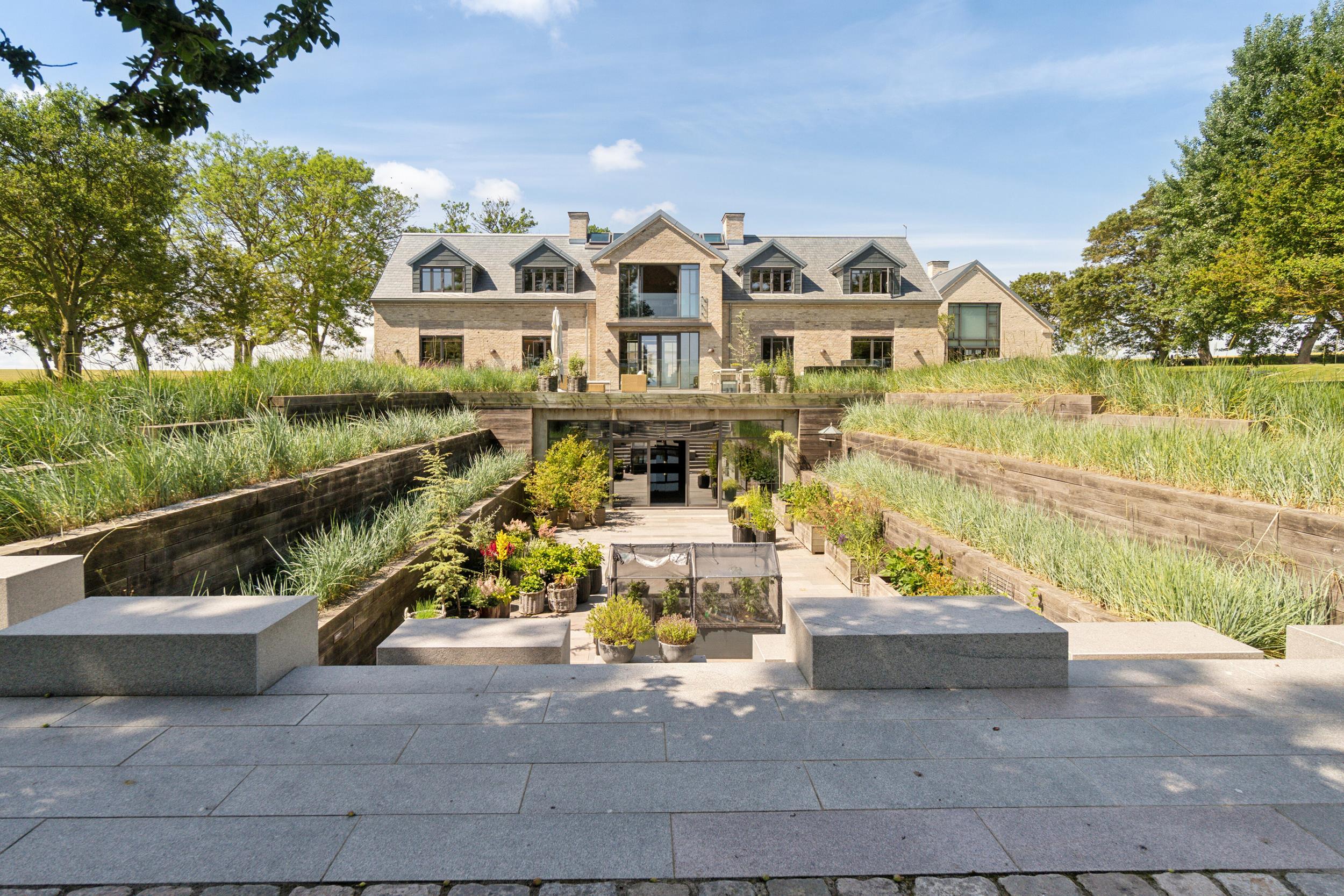 Landejendom i særklasse og gennemført komfort